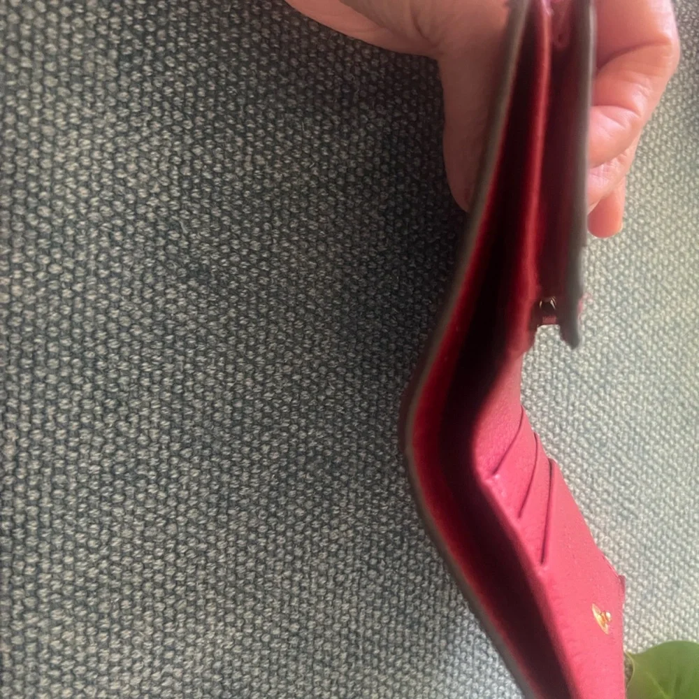 Gucci Red and Beige Card Holder with Bee Accent - Picture 10 of 12